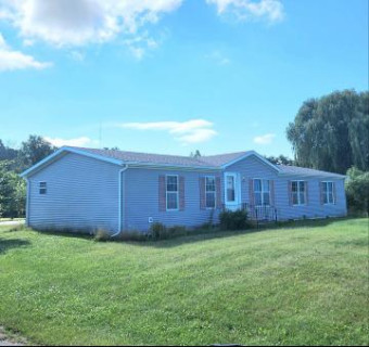 5678 N Eight Mile Pinconning, MI 48650