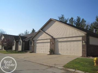 20463 Brandonwood Clinton Township, MI 48038