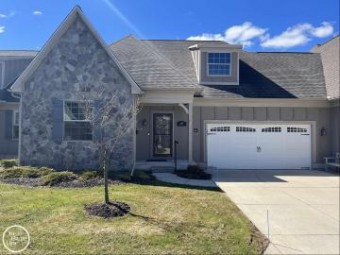 27 River Grosse Pointe Woods, MI 48236