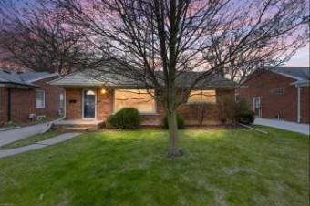 21630 Statler Saint Clair Shores, MI 48081