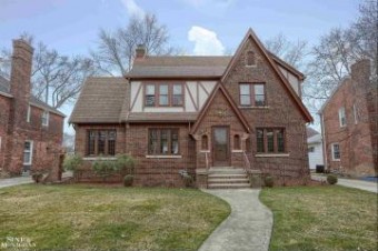 877 Lakepointe Grosse Pointe Park, MI 48230