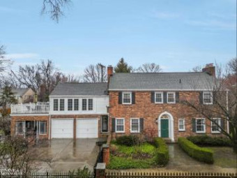 163 Charlevoix Grosse Pointe Farms, MI 48236