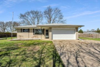 35581 Kelly Clinton Township, MI 48035