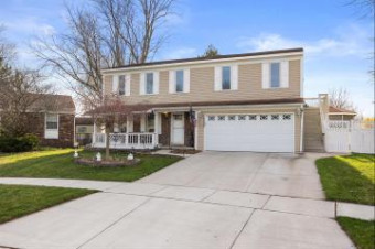 16254 Cobham Clinton Township, MI 48038