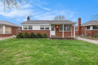 30200 Rosebriar Saint Clair Shores, MI 48082