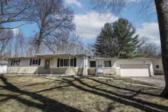 2504 Smith Sanford, MI 48657