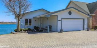 1029 River Saint Clair, MI 48079