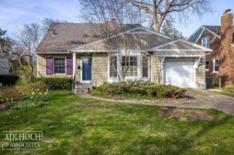 286 Ridgemont Grosse Pointe Farms, MI 48236