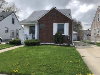 22829 Normandy Eastpointe, MI 48021