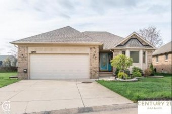 21756 Palomino Macomb, MI 48044