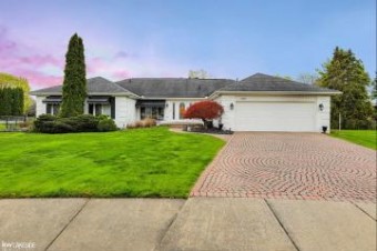 38880 Sahr Clinton Township, MI 48038