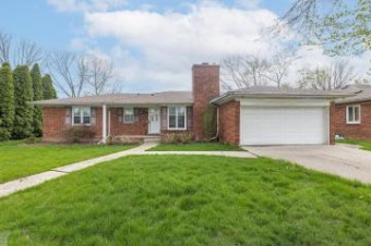 899 S Brys Grosse Pointe Woods, MI 48236