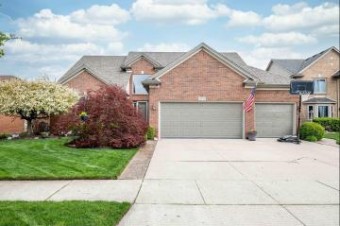 19019 Sandhurst Clinton Township, MI 48038