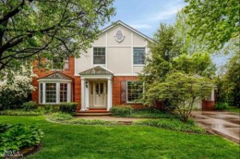 1061 N Oxford Grosse Pointe Woods, MI 48236