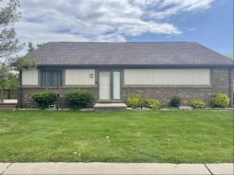 20531 Brandonwood Clinton Township, MI 48038