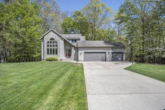 6826 Anita Court Fruitport, MI 49415