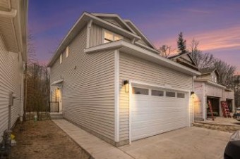 7236 Atwater Springs Drive Norton Shores, MI 49456