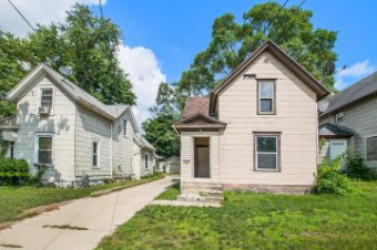 407 S Elm Avenue Jackson, MI 49203