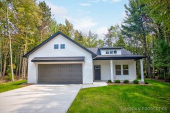 6514 Henry Street Norton Shores, MI 49441