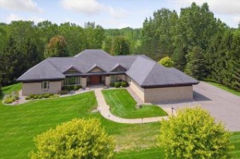 109 Daggertail Lane Okemos, MI 48864