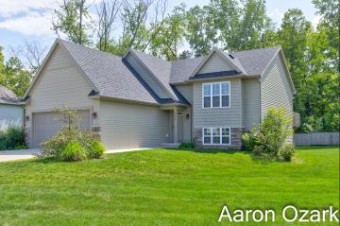 4630 Cider Wood Drive Nw Walker, MI 49534