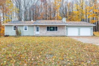 11280 33 Road Tustin, MI 49688