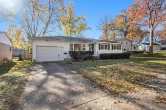 1563 Greenwich Road Muskegon, MI 49441