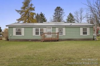 33 W Elm Street Morley, MI 49336