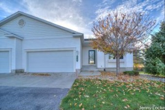 5743 N Turning Leaf Way Fruitport, MI 49415