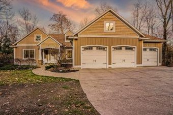 5819 Hunters Ridge Fennville, MI 49408