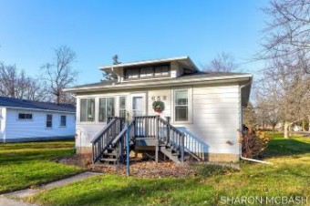 658 Allegan Street Saugatuck, MI 49453