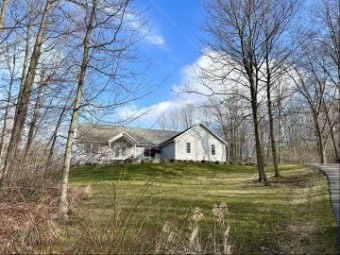 1853 Fawnbrooke Run Allegan, MI 49010