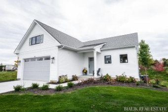 594 Sun Vale Lane Grandville, MI 49418