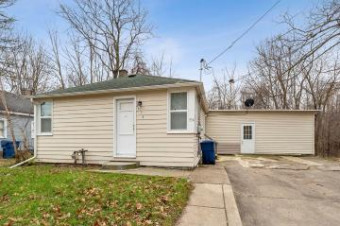 934 Edgecumbe Avenue Benton Harbor, MI 49022