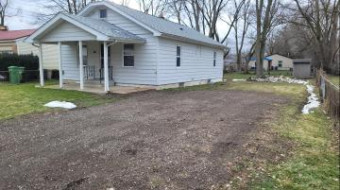 219 24th Street N Springfield, MI 49037