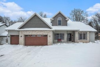 124 Abbington Circle Battle Creek, MI 49015