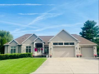 740 Bridgeview Bay Lane Norton Shores, MI 49441