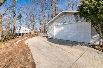 32520 Cable Parkway Parkway Dowagiac, MI 49047