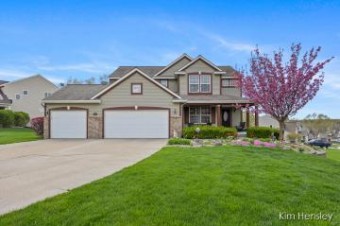 9801 Sunset Ridge Drive Ne Rockford, MI 49341