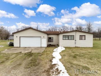 6401 Moe Road Middleville, MI 49333