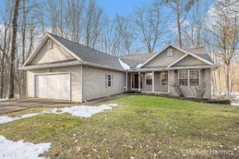 3762 Bennington Drive Ne Cedar Springs, MI 49319