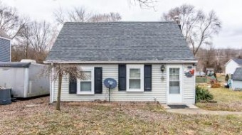 178 W Hamburg Street Pinckney, MI 48169