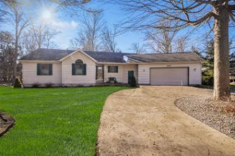 2931 Oak Court Spring Lake, MI 49456