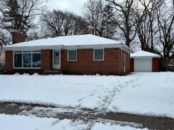 813 Oakmere Place Muskegon, MI 49445