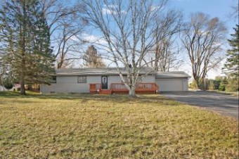 445 Helen Highland, MI 48357