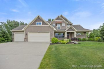 2488 Cedar West Drive Jenison, MI 49428