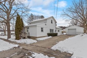 434 Tabor Street Lyons, MI 48851