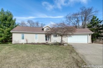 9787 Shaw Creek Court Ne Rockford, MI 49341