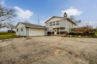 46060 County Road 687 Hartford, MI 49057