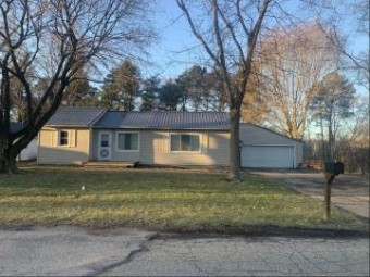 1228 Oakwood Street Belding, MI 48809